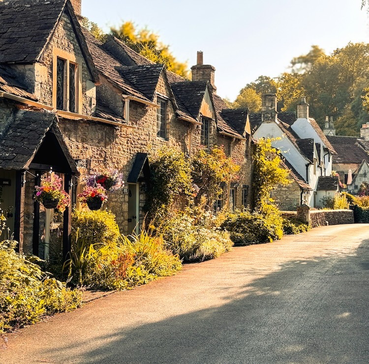 Traditional Cotswold stone cottage